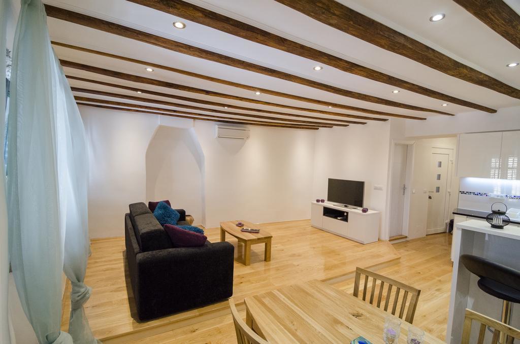 Apartment Sea View Rovinj Bagian luar foto