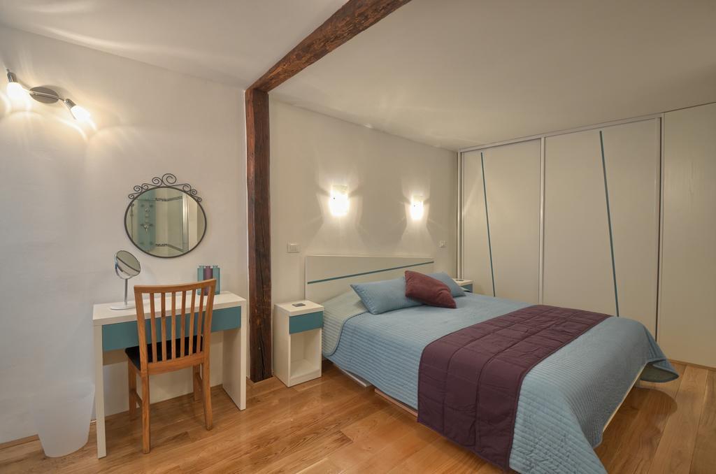 Apartment Sea View Rovinj Bagian luar foto