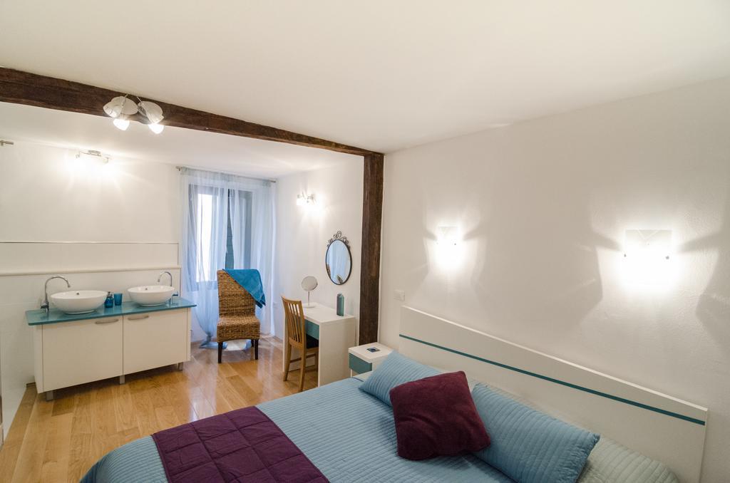 Apartment Sea View Rovinj Bagian luar foto